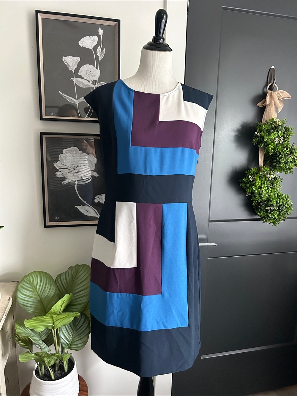 Side 10 sleeveless Colorblock Shift Dress in Blue, Plum & White
